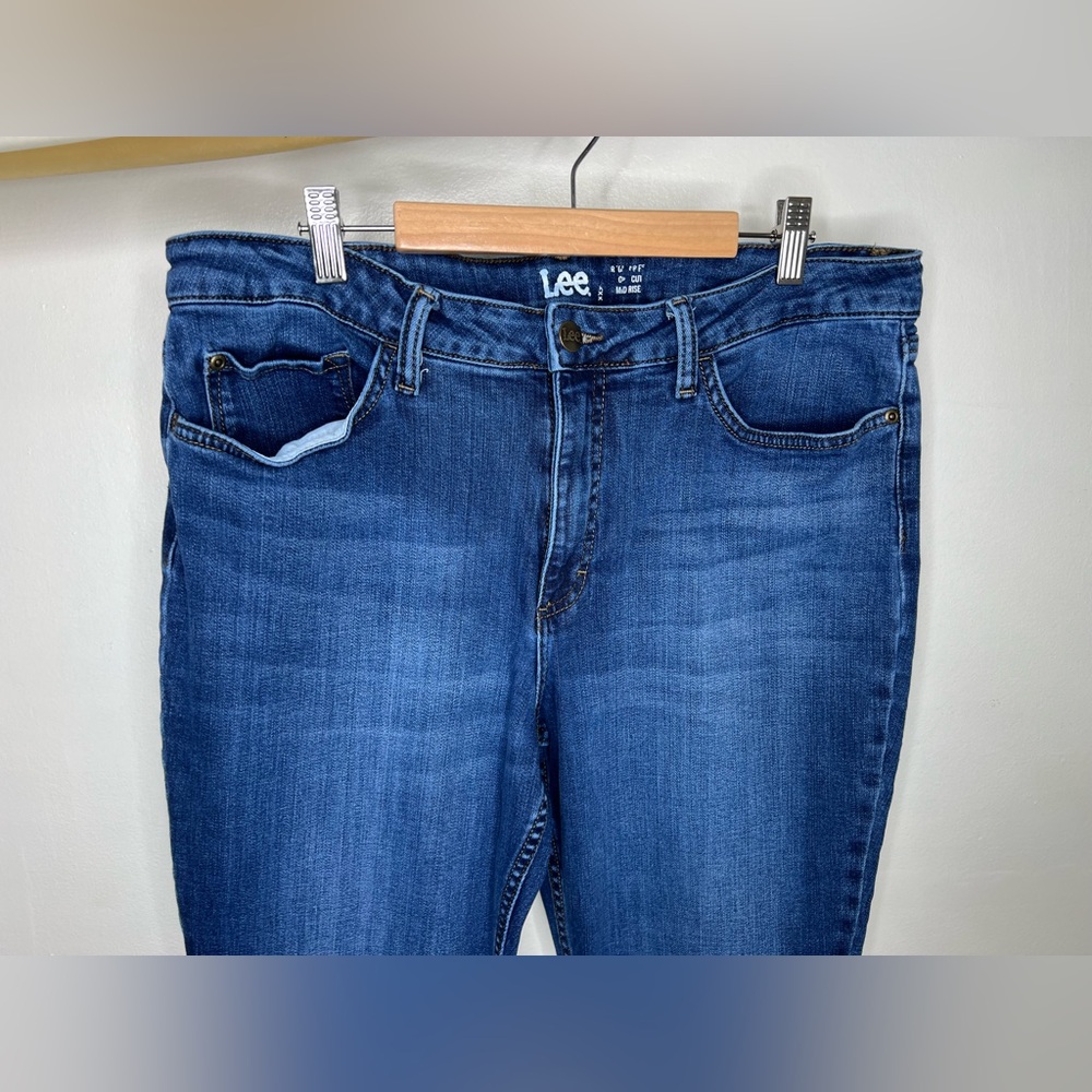 Lee-Boot Cut-Mid Rise Jeans - Picture 2 of 7